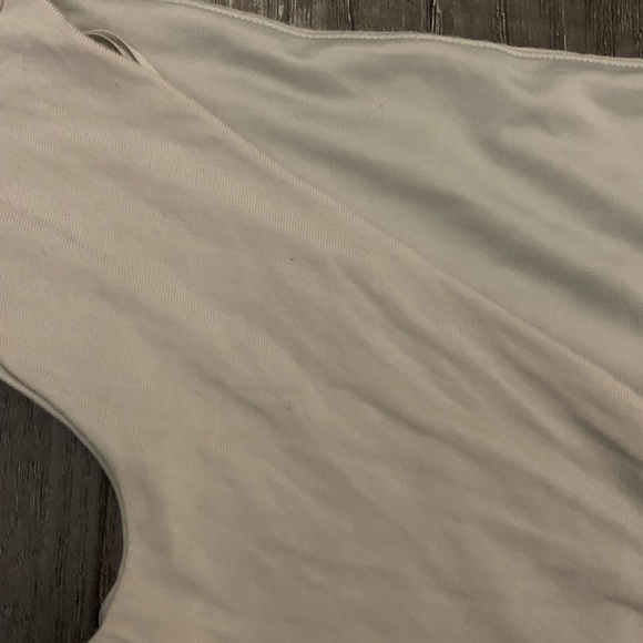 Dynamite cropped off the shoulder top - Picture 3 of 4